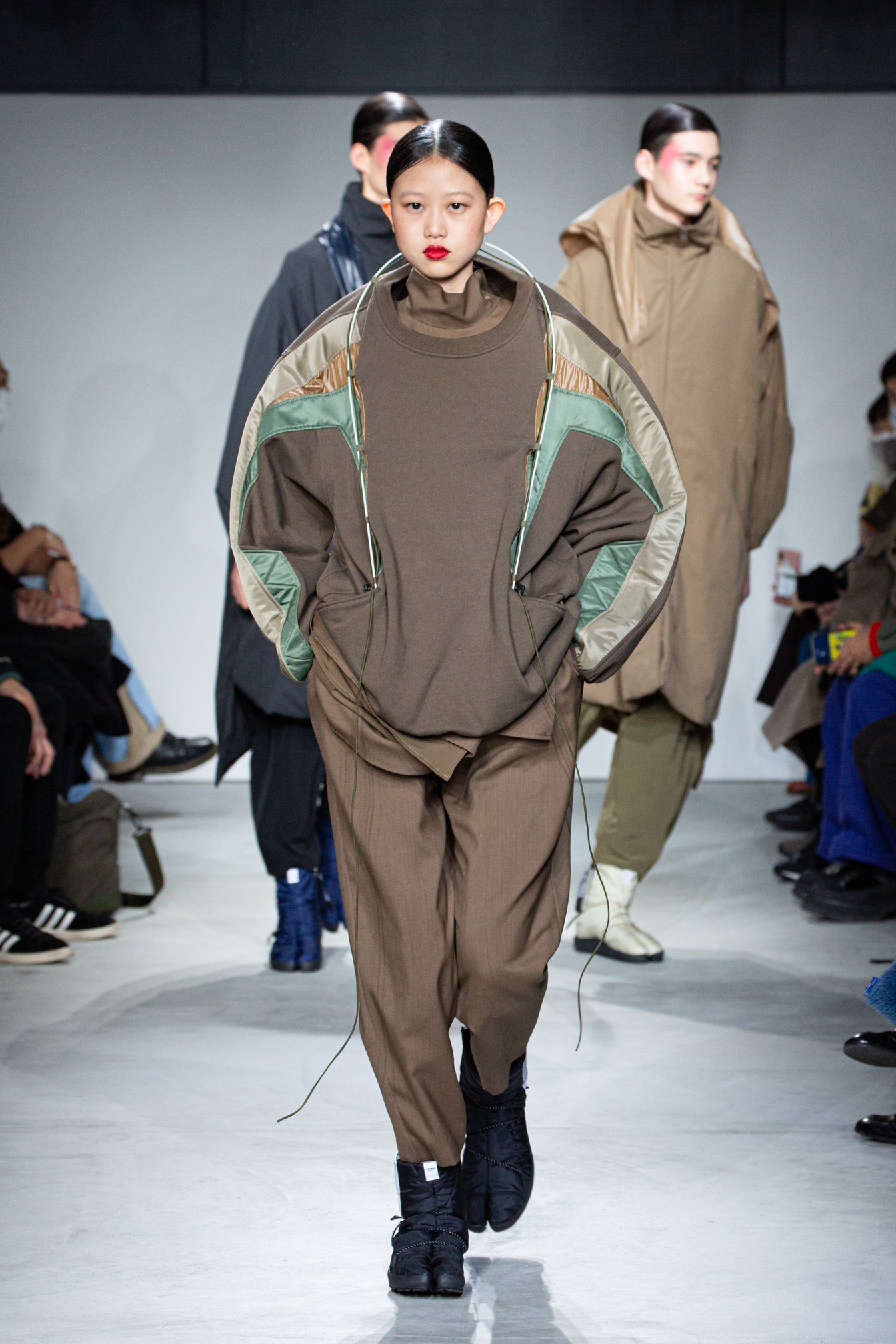 「ヨシオクボ」2022-23年秋冬コレクション