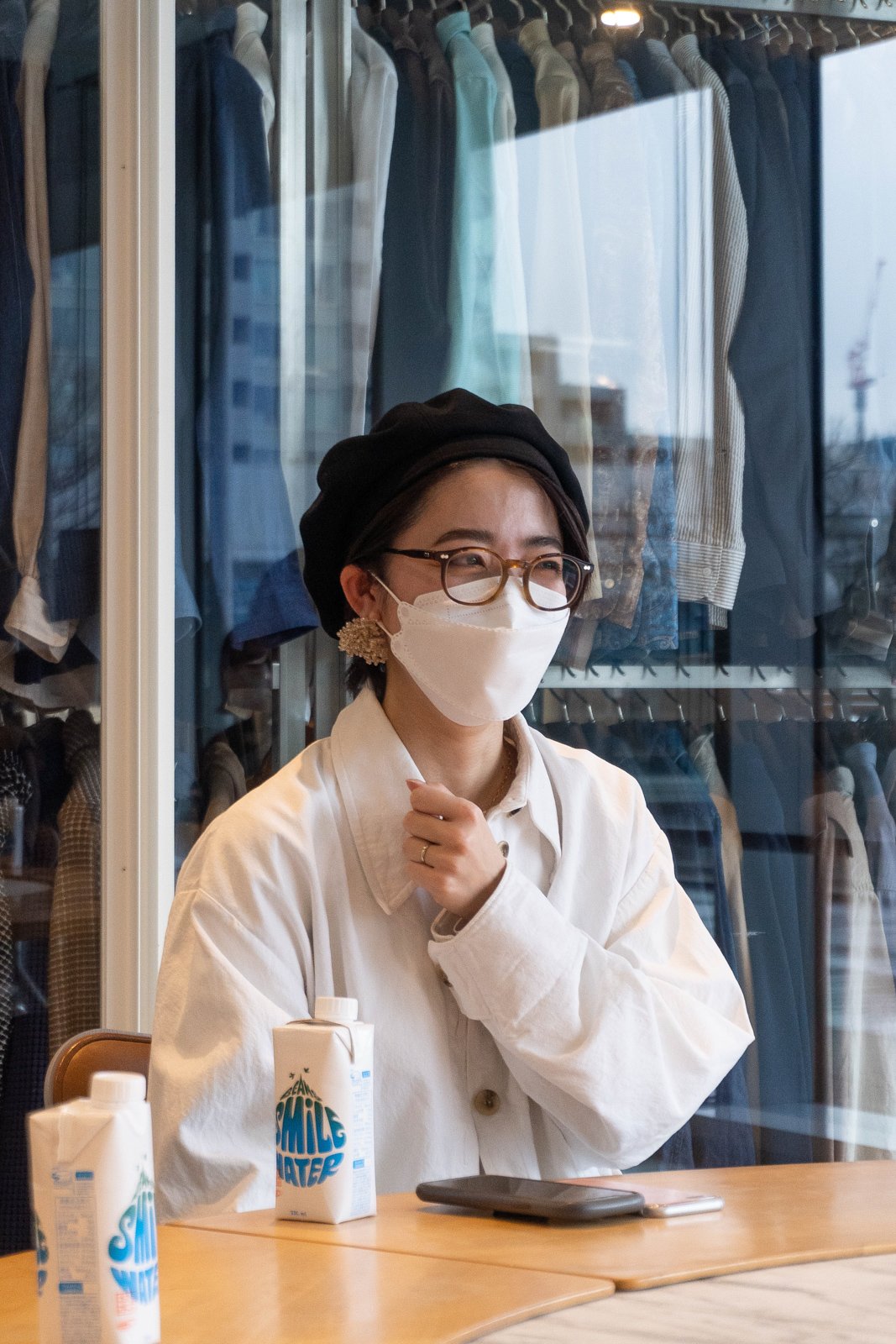 コスメは調べて色々買うというビームスビューティ部員の上井さん