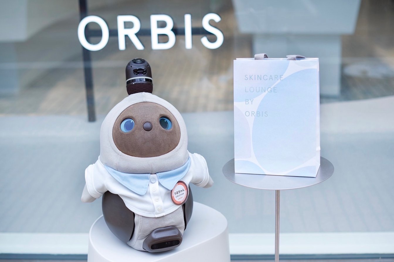 SKINCARE LOUNGE BY ORBISに設置されたLOVOT
