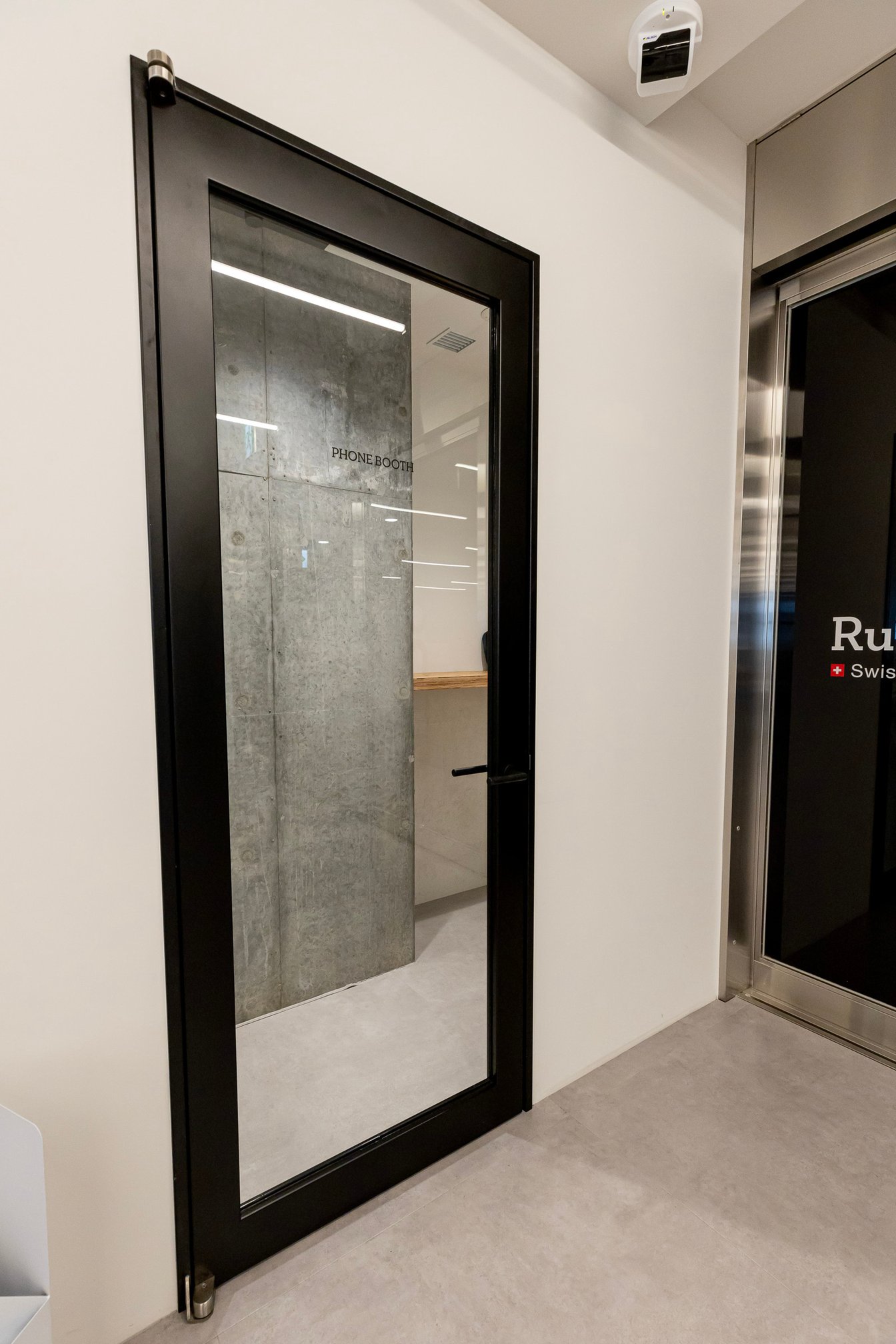 フォンブースの外観