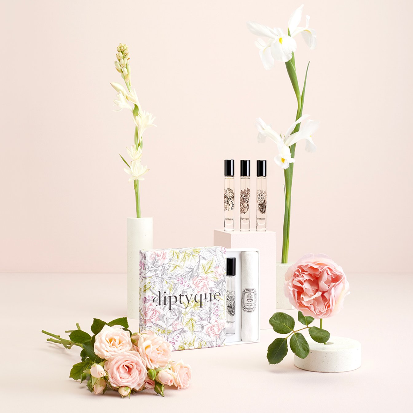 春らしいデザインのボックスに入ったディプティックのフレグランスセット