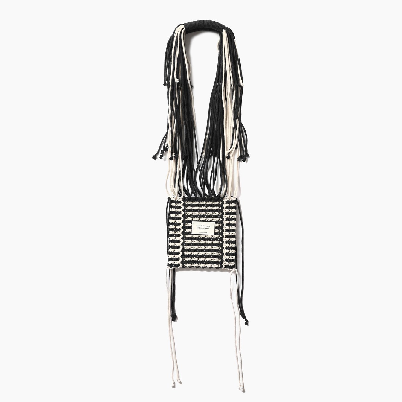 ビューティフルピープルの白黒のショルダーバッグ