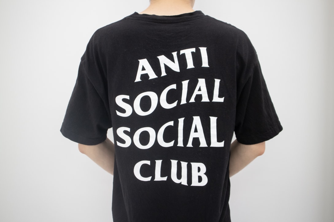 アンチ ソーシャル ソーシャル クラブのTシャツ