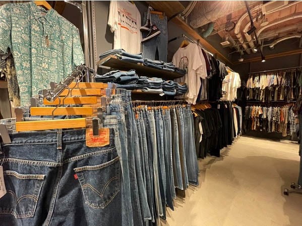 海外古着専門店の「古着屋JAM」