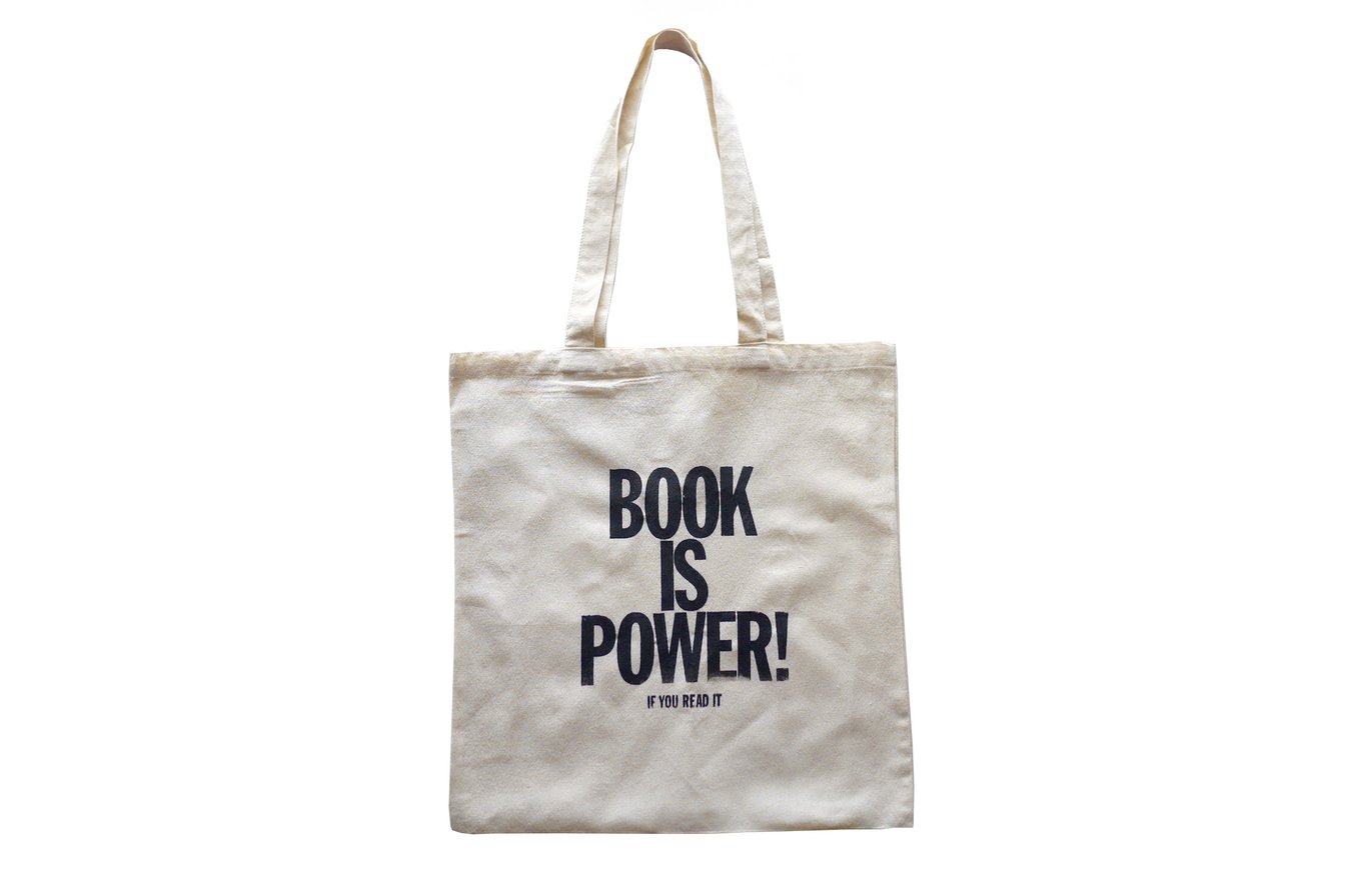 BOOK IS POWER Tote Bag M(H42×W38cm)1800円(税込)