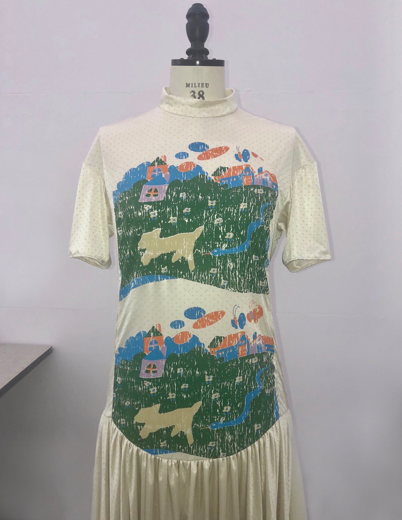 イラストがプリントされたワンピース