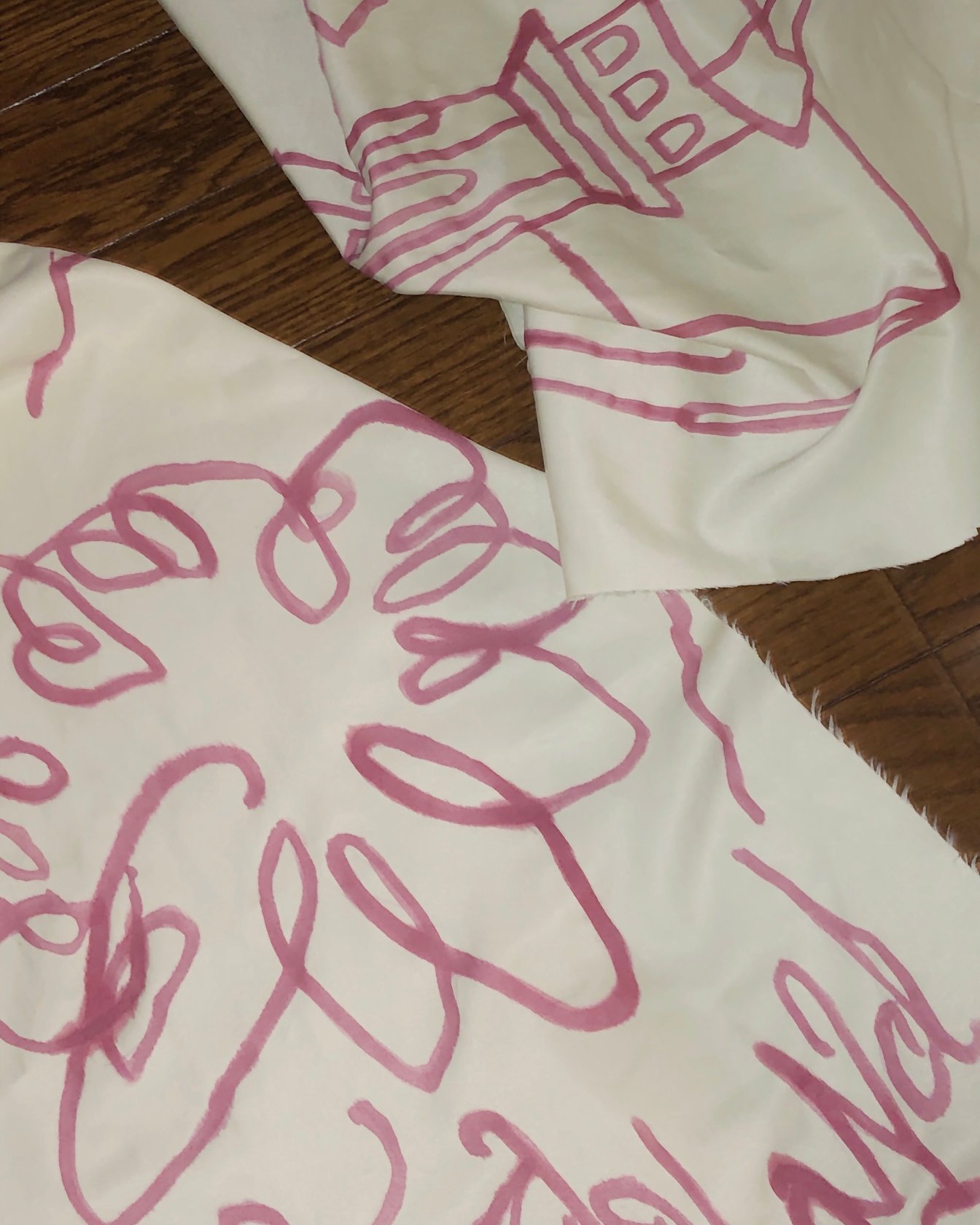 手描きのテキスタイル