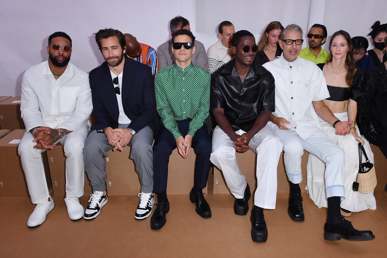 ジェイク・ギレンホールやラミ・マレックなど、フロントロウに座るセレブリティたち