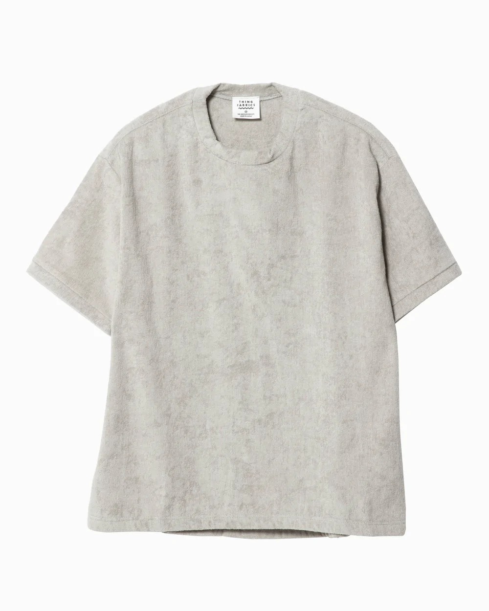 グレーのタオル地のTシャツ
