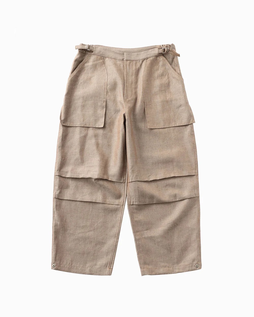ベージュのワークパンツ