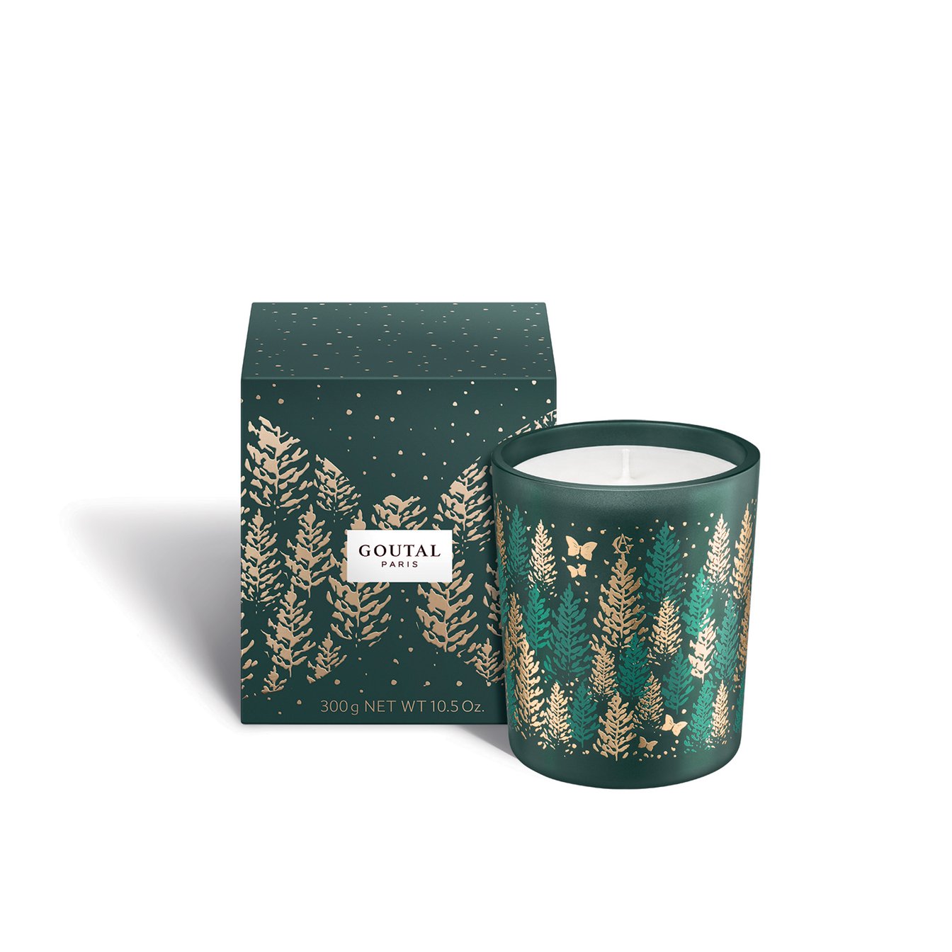 針葉樹と蝶が描かれた緑のパッケージにキャンドルが入っている