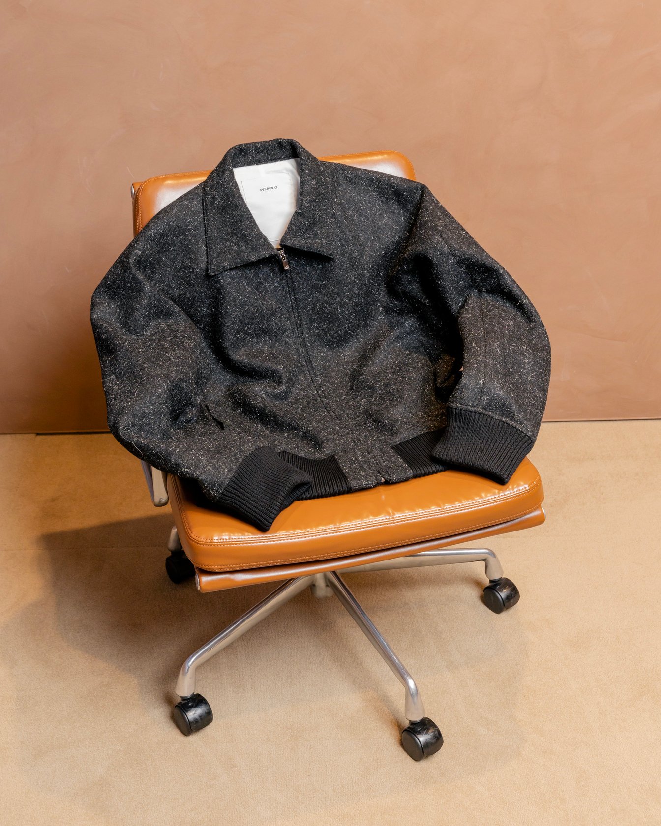 オーバーコートのブルゾン