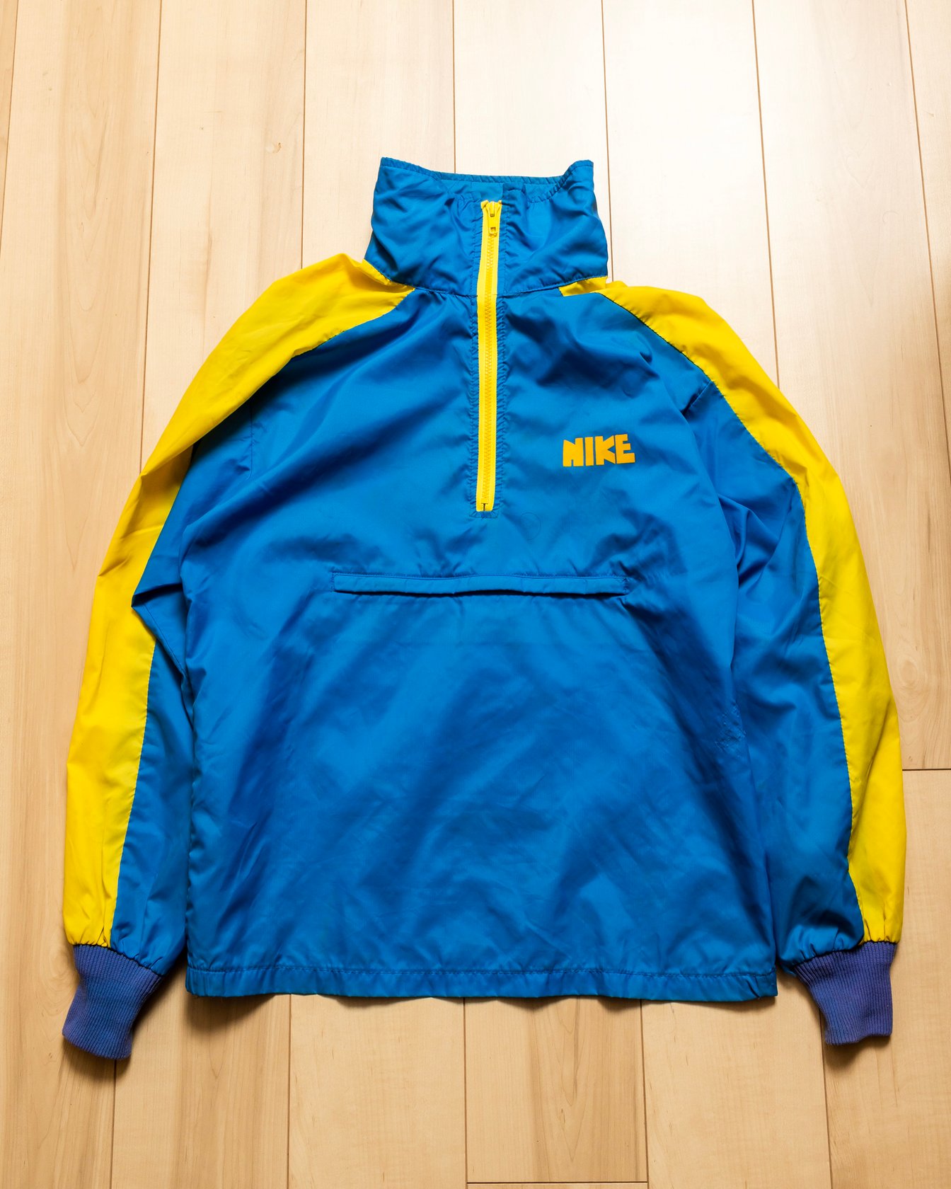 ナイキのヴィンテージトラックジャケット