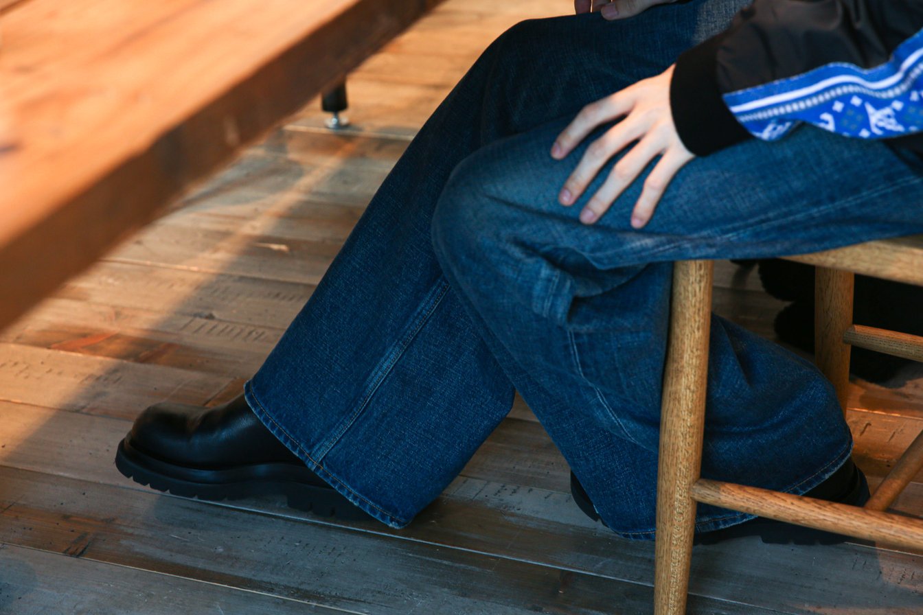 川谷絵音が私服で着用しているセリーヌのデニム