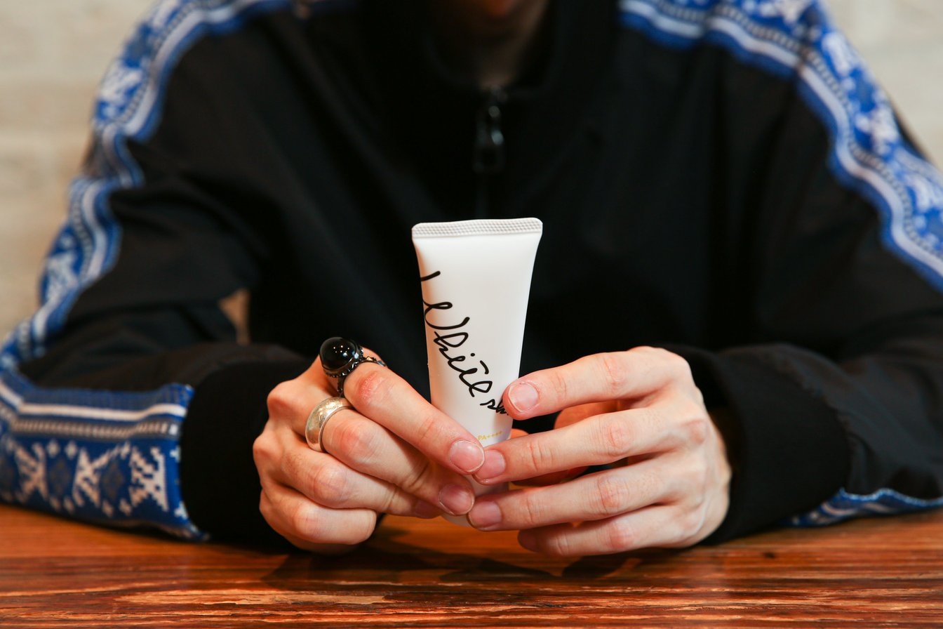 川谷絵音が使用している日焼け止め