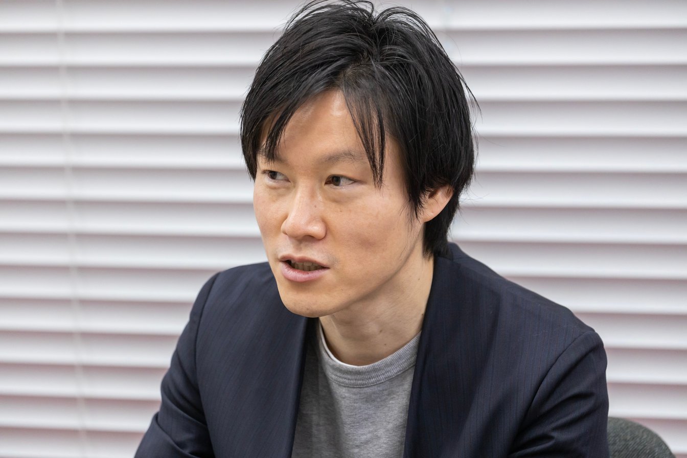 松村亮氏のインタビューカット