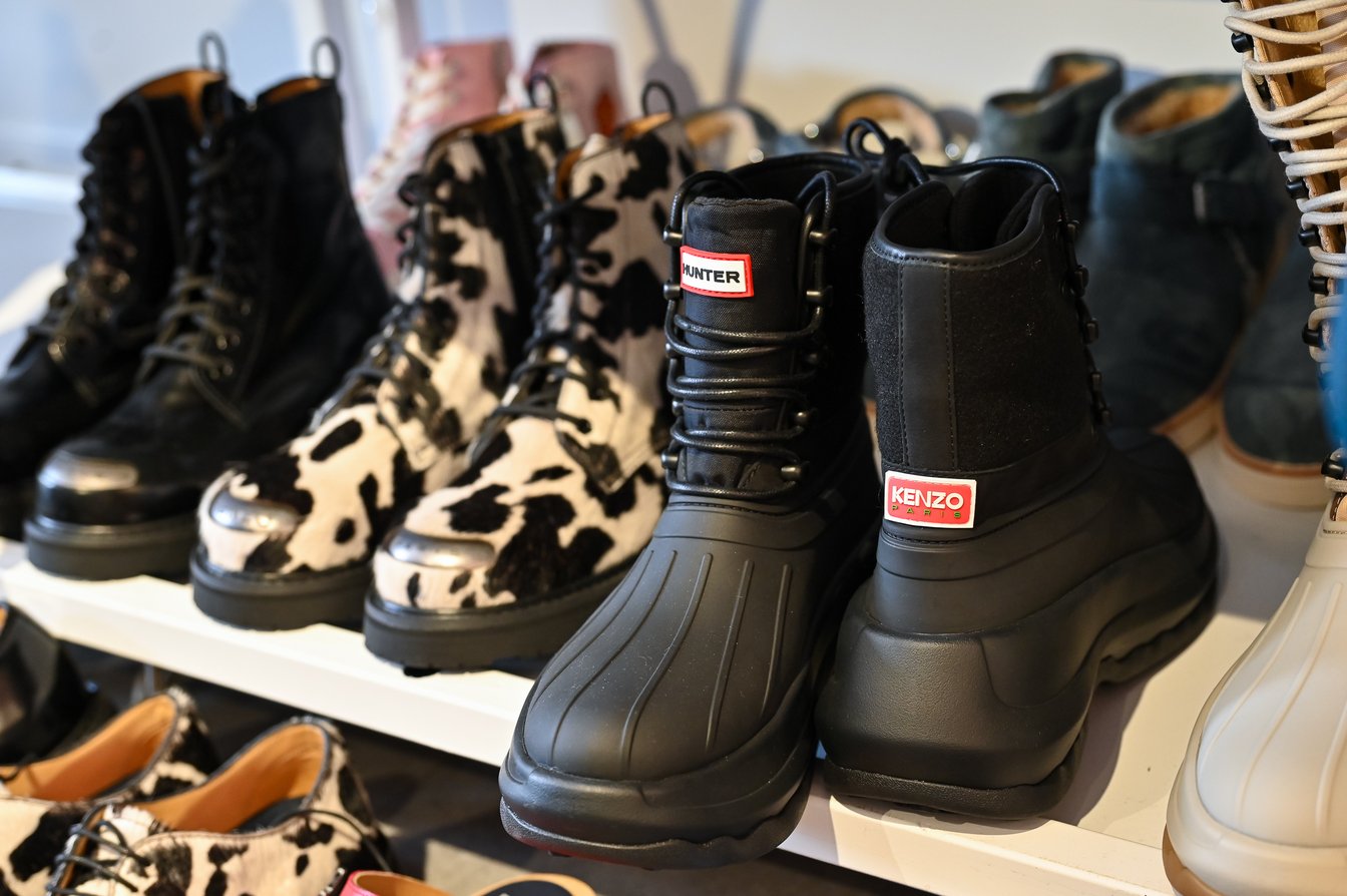 ハンターとコラボレーションした新作ブーツ