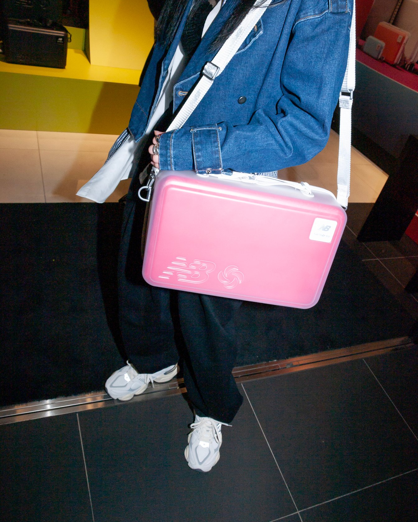 サムソナイト／ニューバランス、4種のバッグがアップデートするデイリーガジェットスタイル