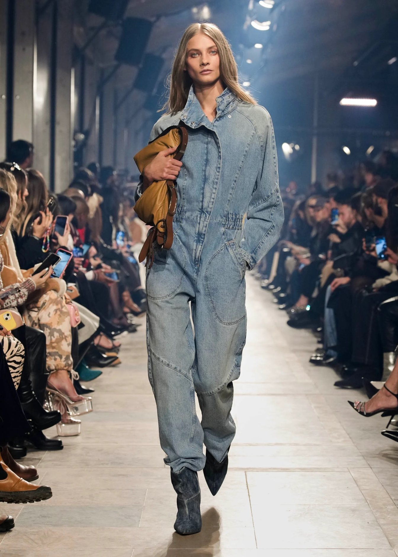KIMEA DENIM PATCHWORK JUMPSUITS 20万3500円(※イザベル マラン 青山店にて取り扱い予定)