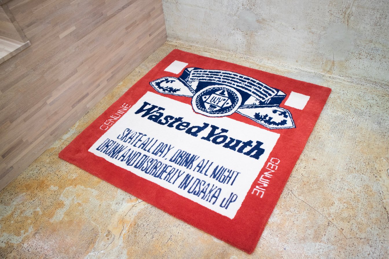 NIGO®とVERDYのコンセプトショップ店内のマット