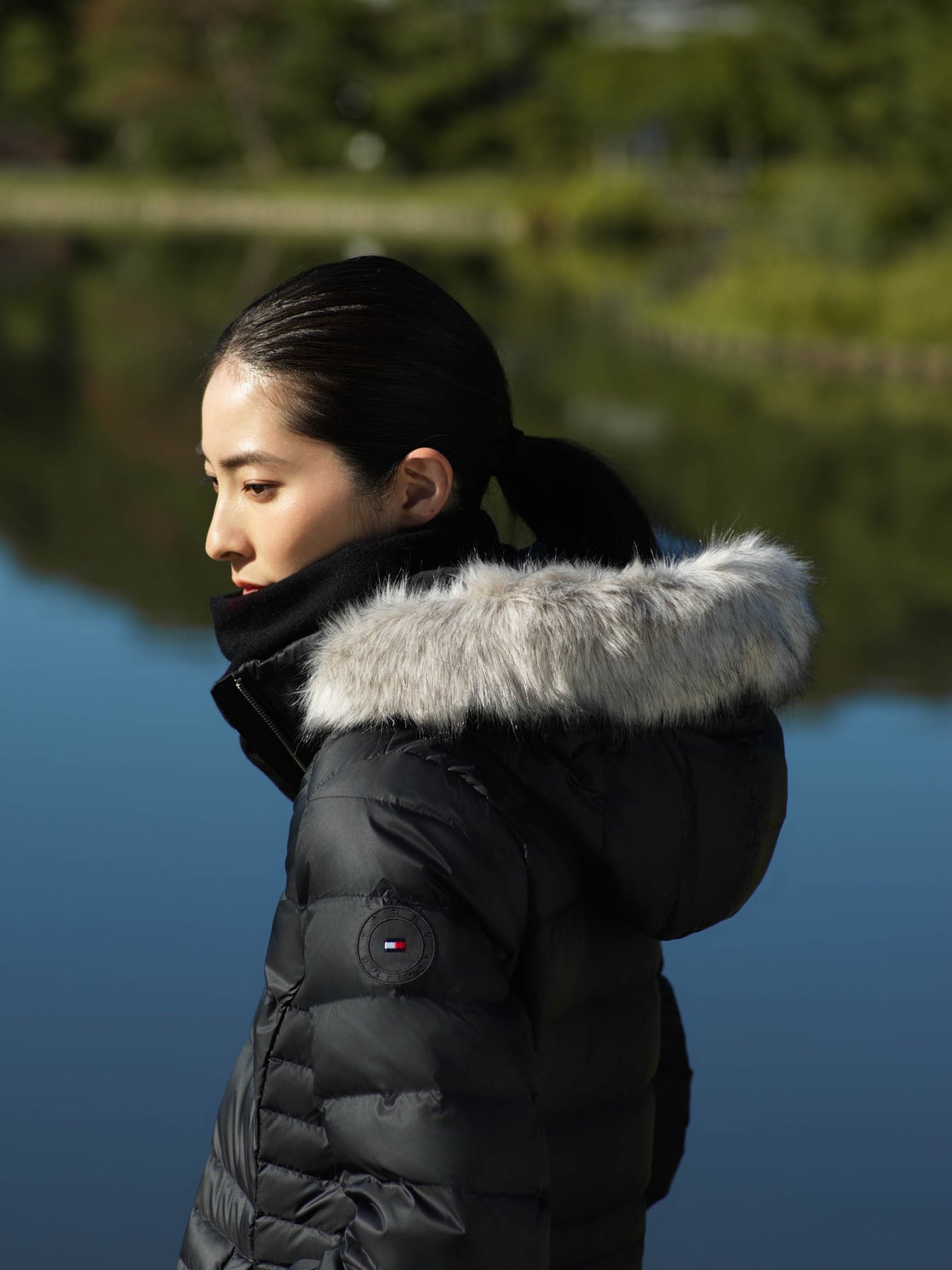 トミー ヒルフィガーのダウンで作る“王道”プレッピースタイル