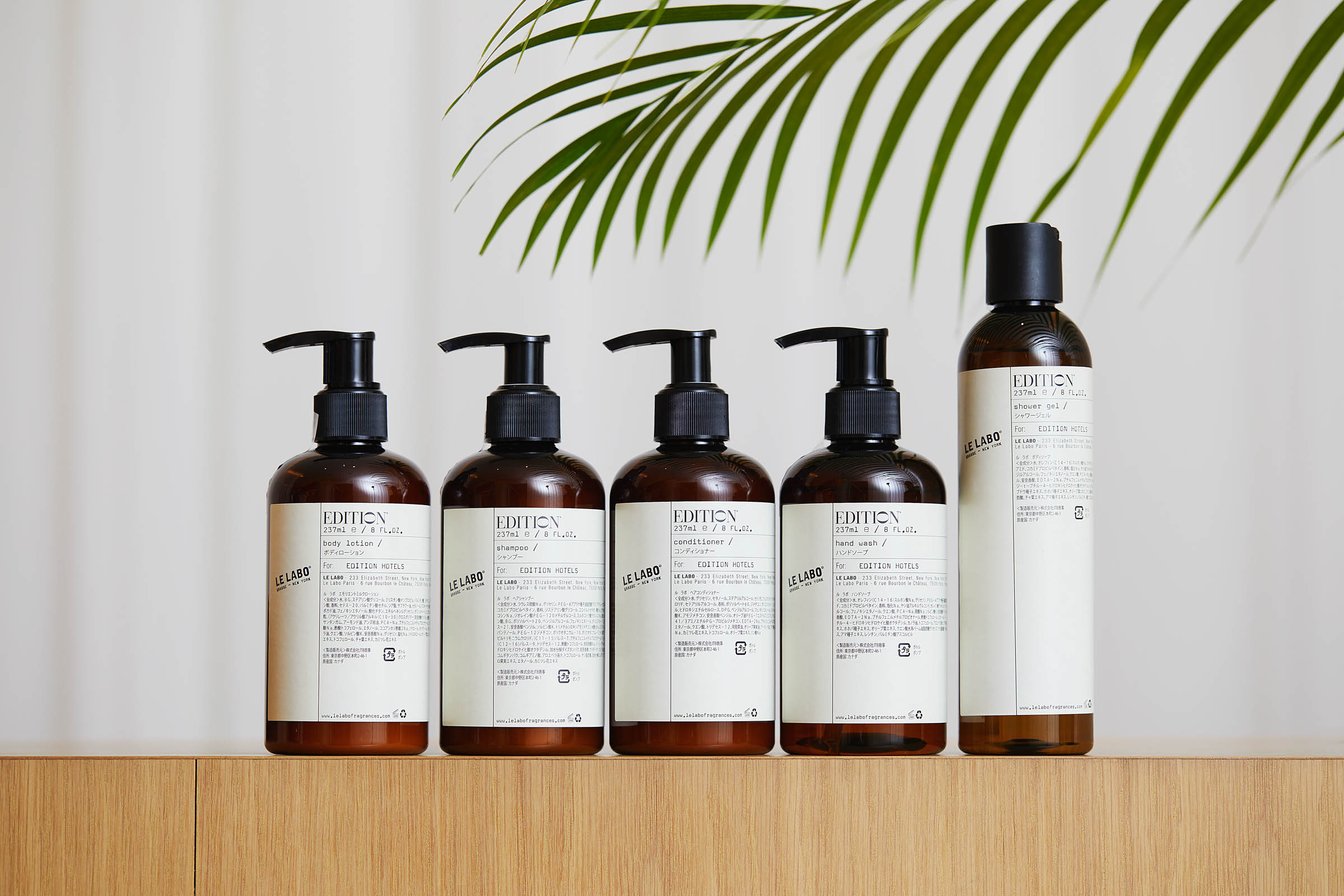 ホテルアメニティに使用されているブラックティーの香りのヘア&ボディアイテム