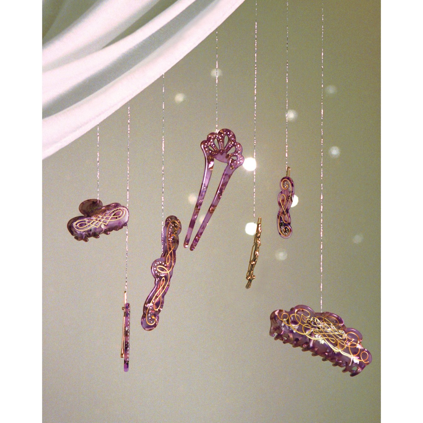 吊り下げられたヘアアクセ