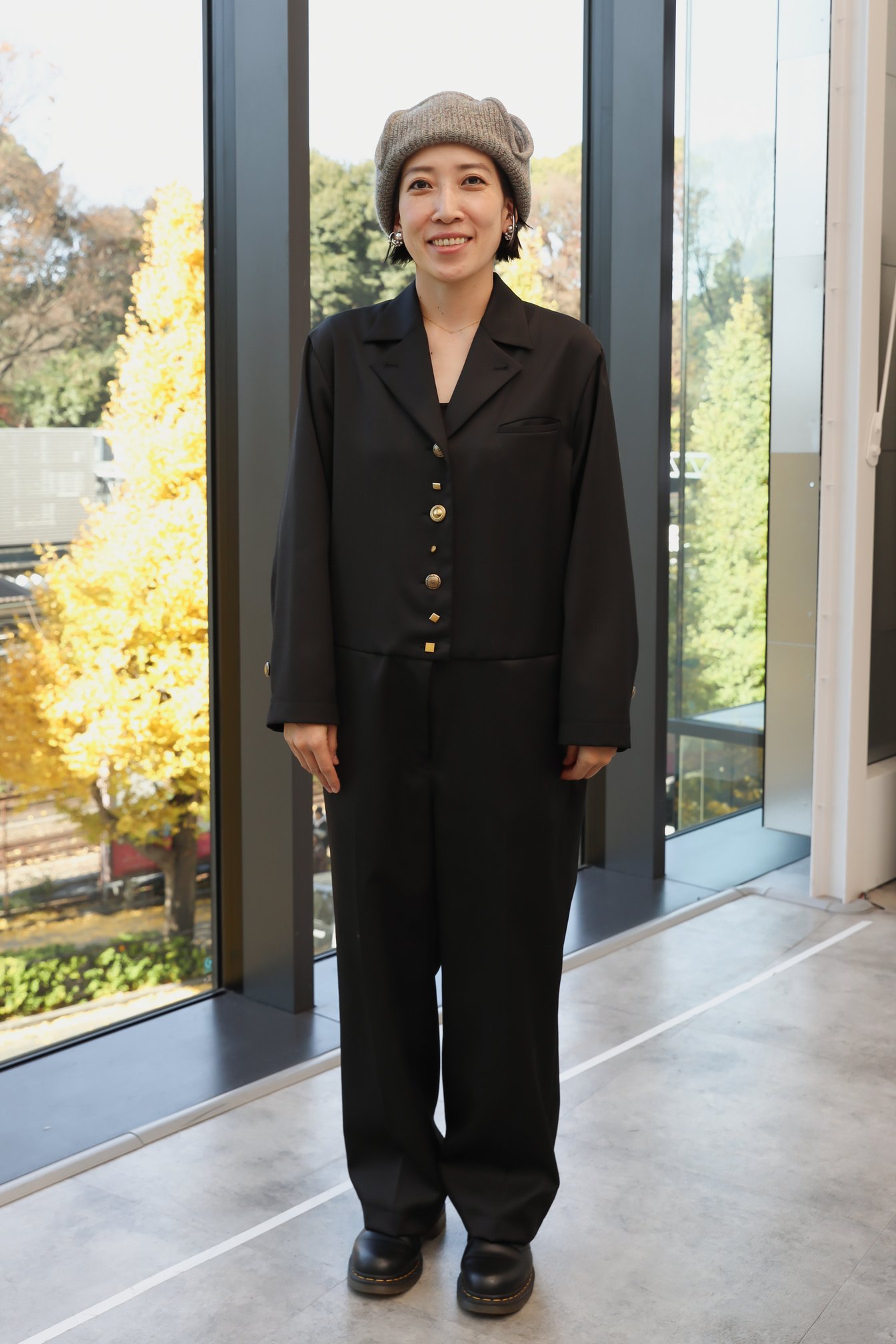 FUMIE TANAKA オールインワンを着用する進藤郁子