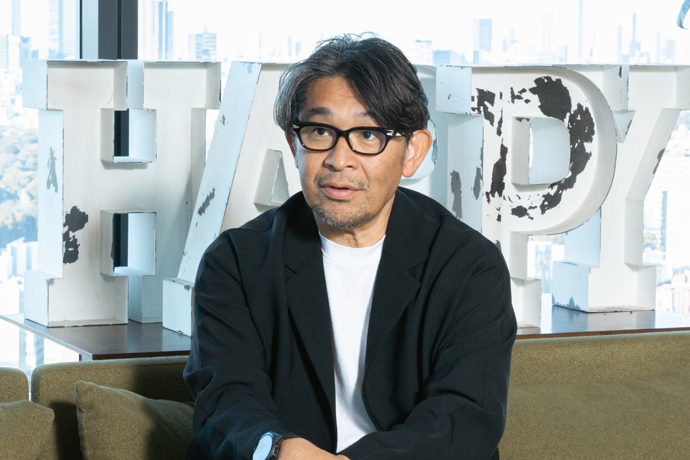インタビューに答えるアダストリア 木村治社長