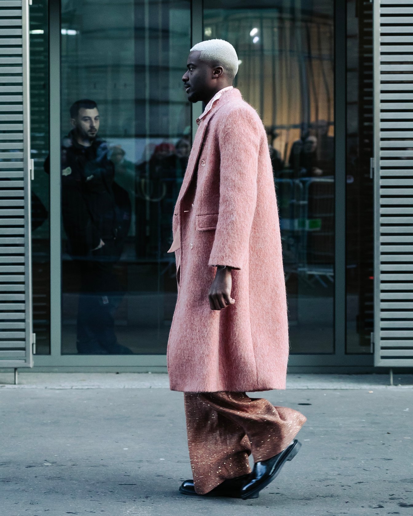 ロングコートのメンズコーデ