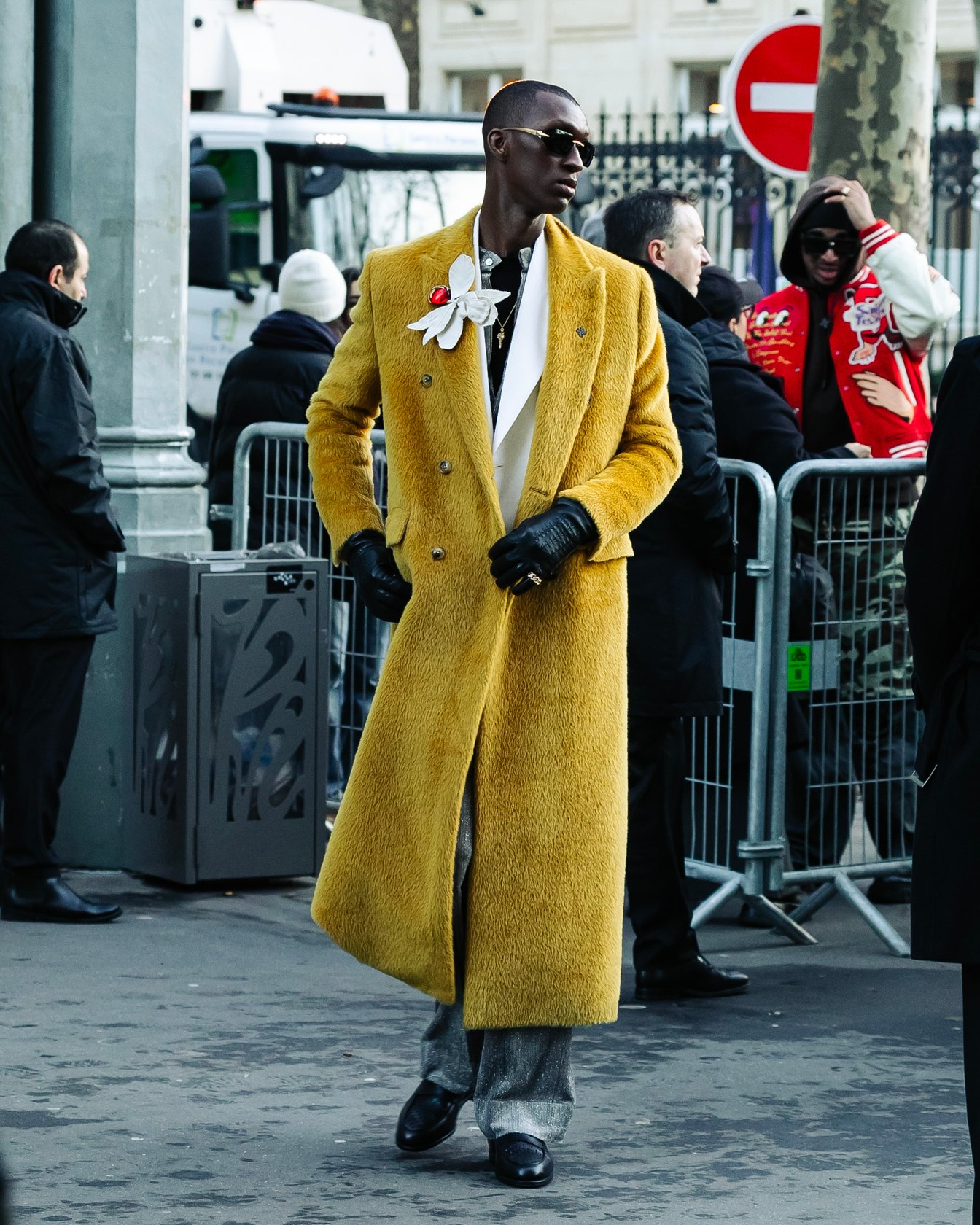 ロングコートのメンズコーデ