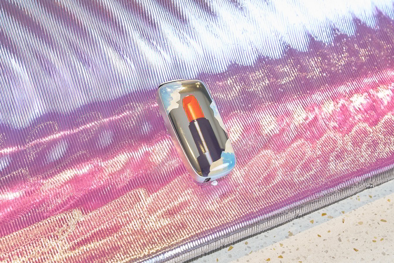 イラストをデザインした電子タバコ