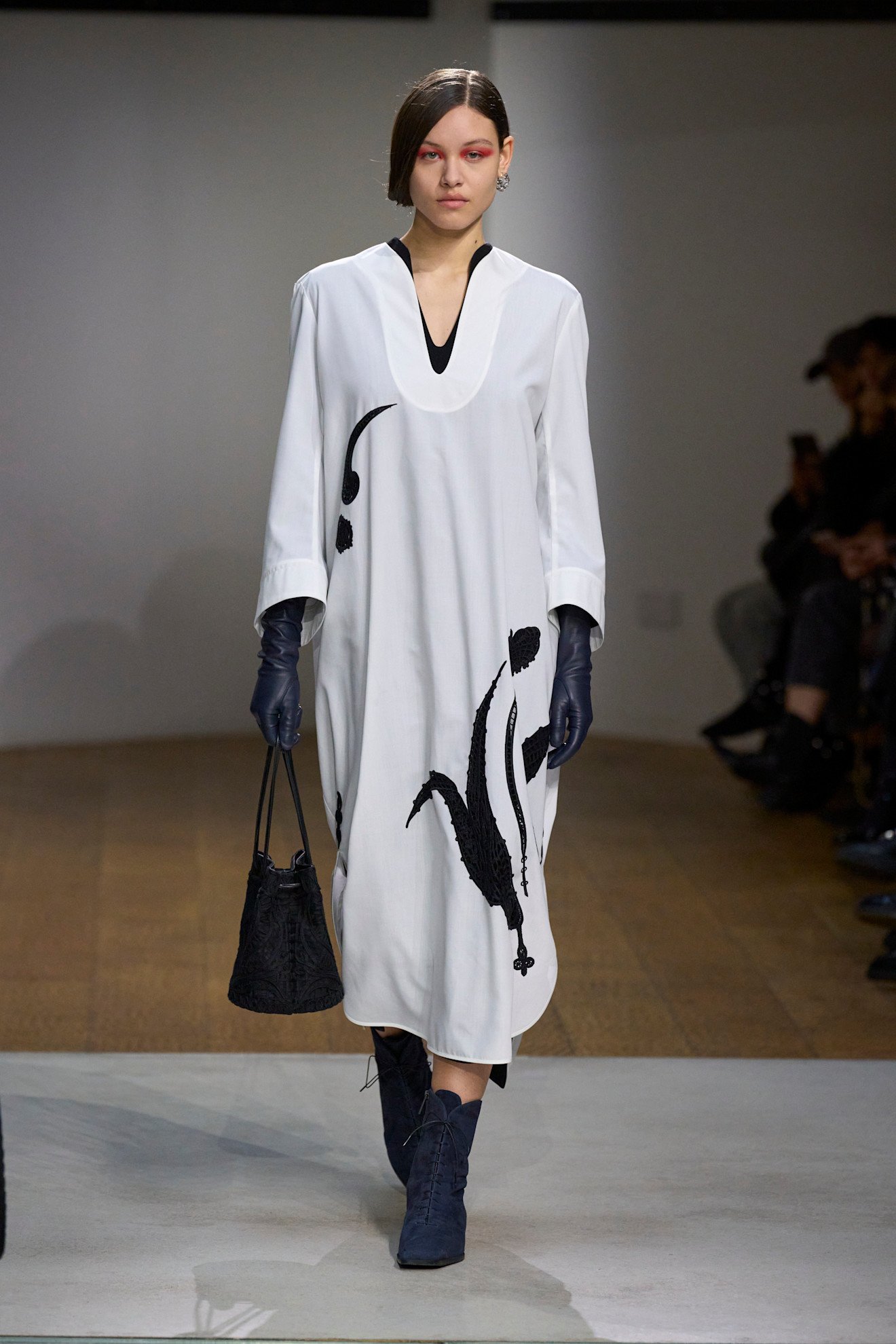 「マメ クロゴウチ」2024年秋冬コレクション ルック