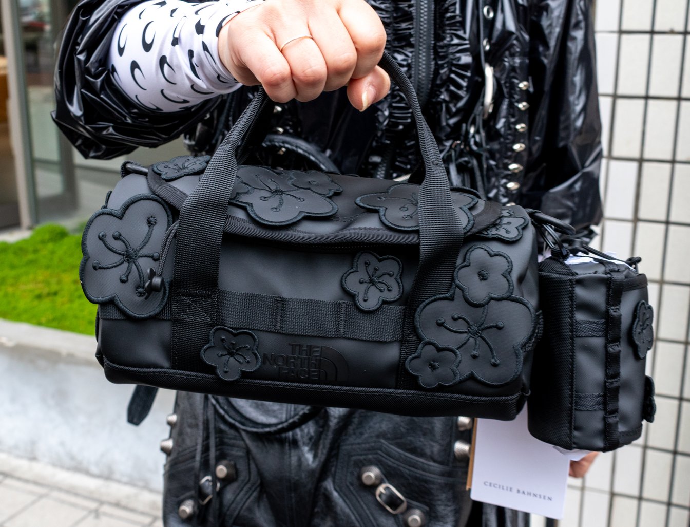 セシリーバンセン　ノースフェイスコラボバッグ The North FaceとCecilie Bahnsenのコラボから新作が登場