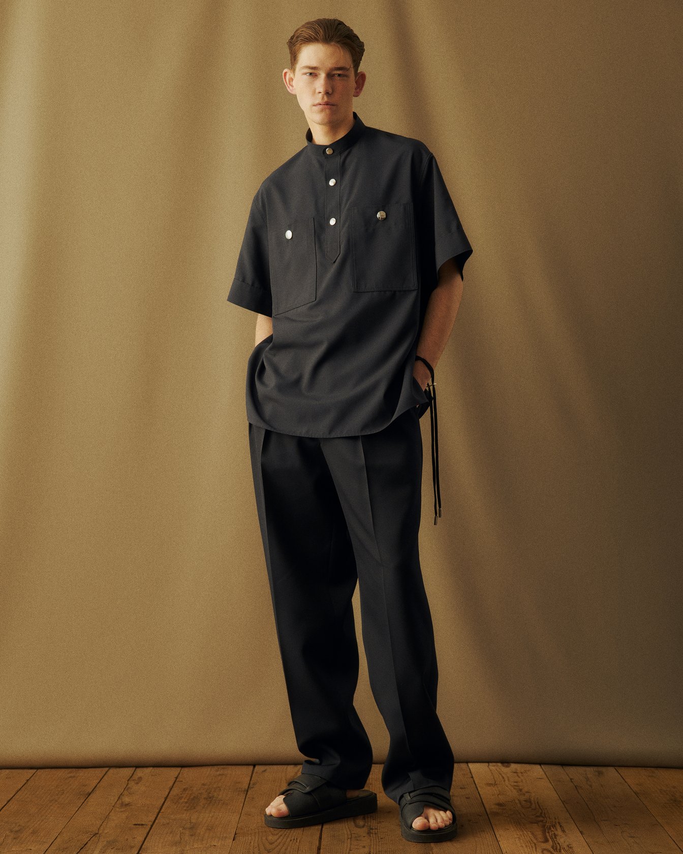 バンドカラープルオーバーシャツ】ザ・リラクスのコラボアイテム