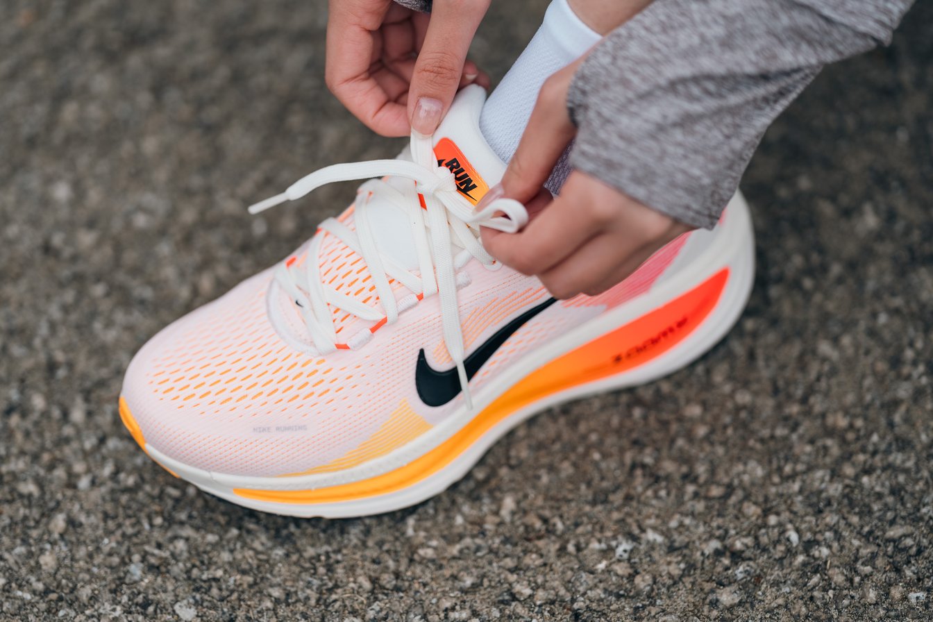 ピンクのランニングシューズ
