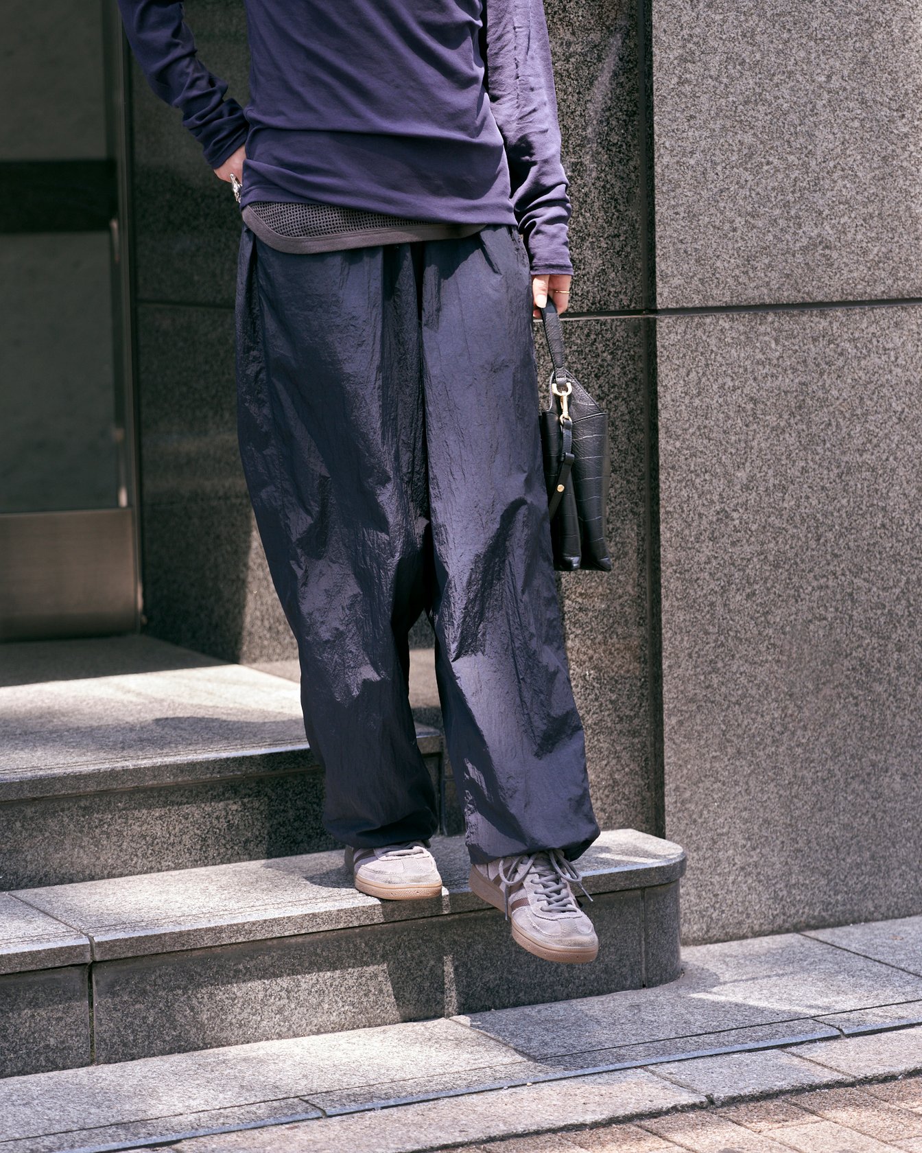 女性モデルの足元