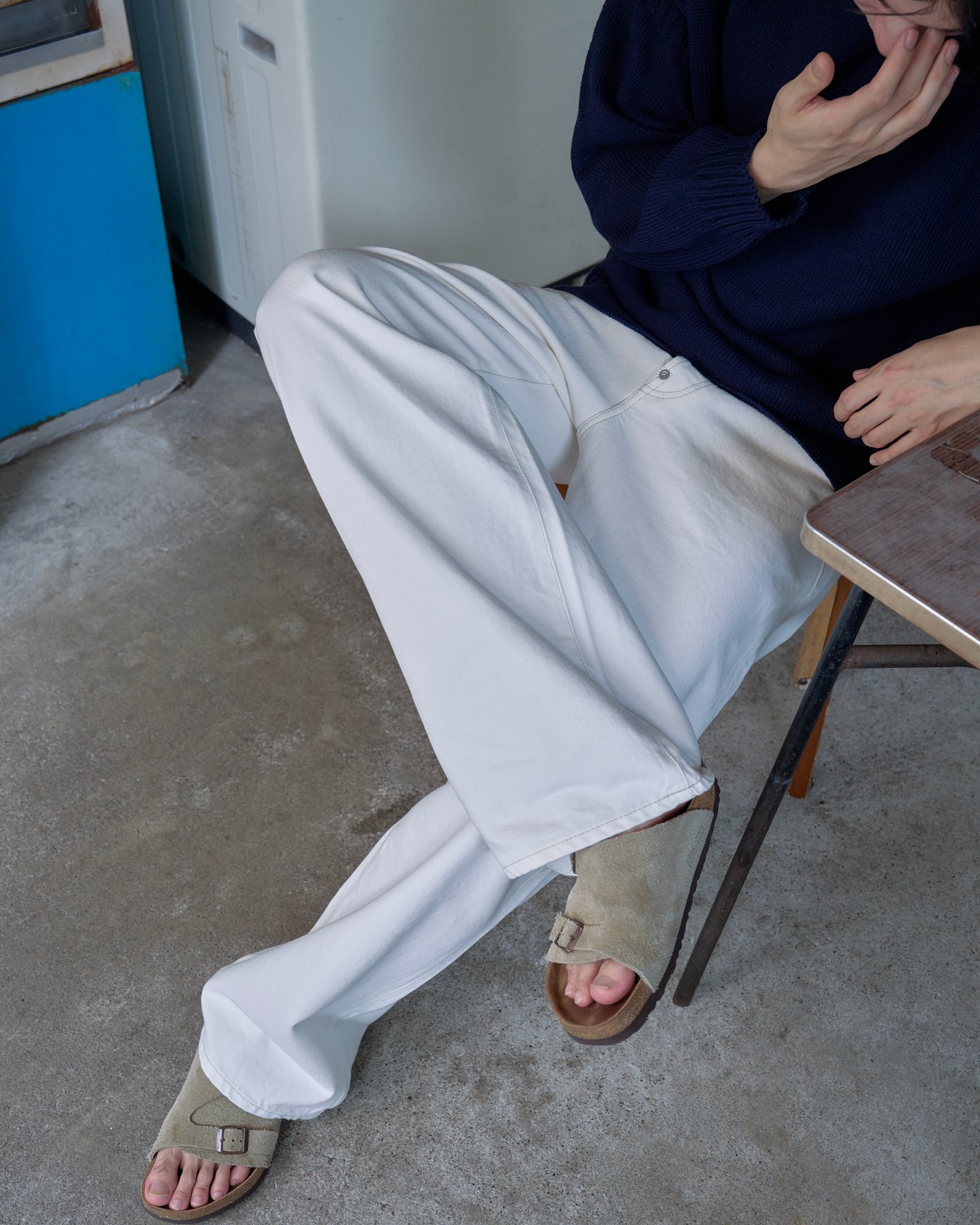 ユースオブザウォーターの洋服を着た男性モデル