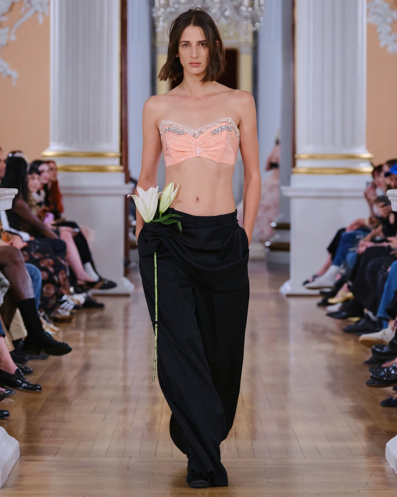 「シモーン・ロシャ」の2026年春夏コレクション