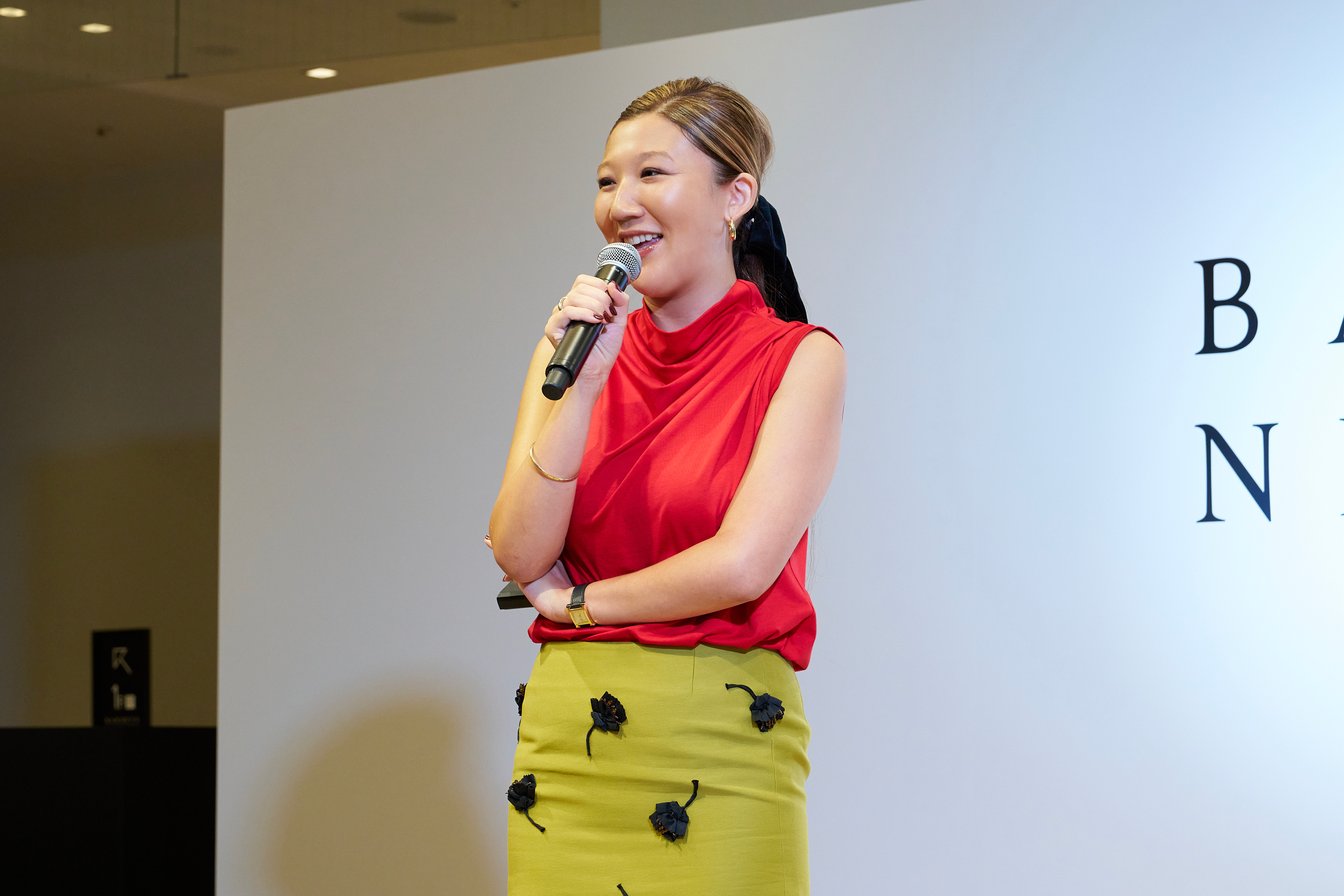 女性