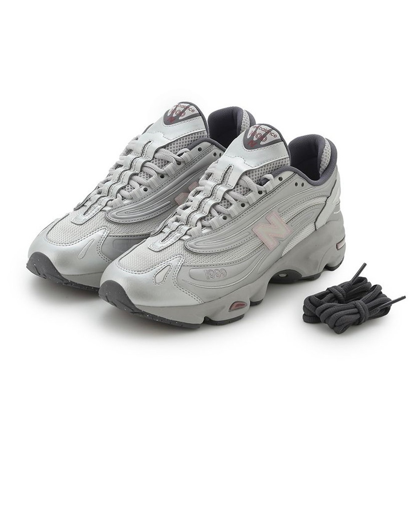 ニューバランスのグレーのスニーカー