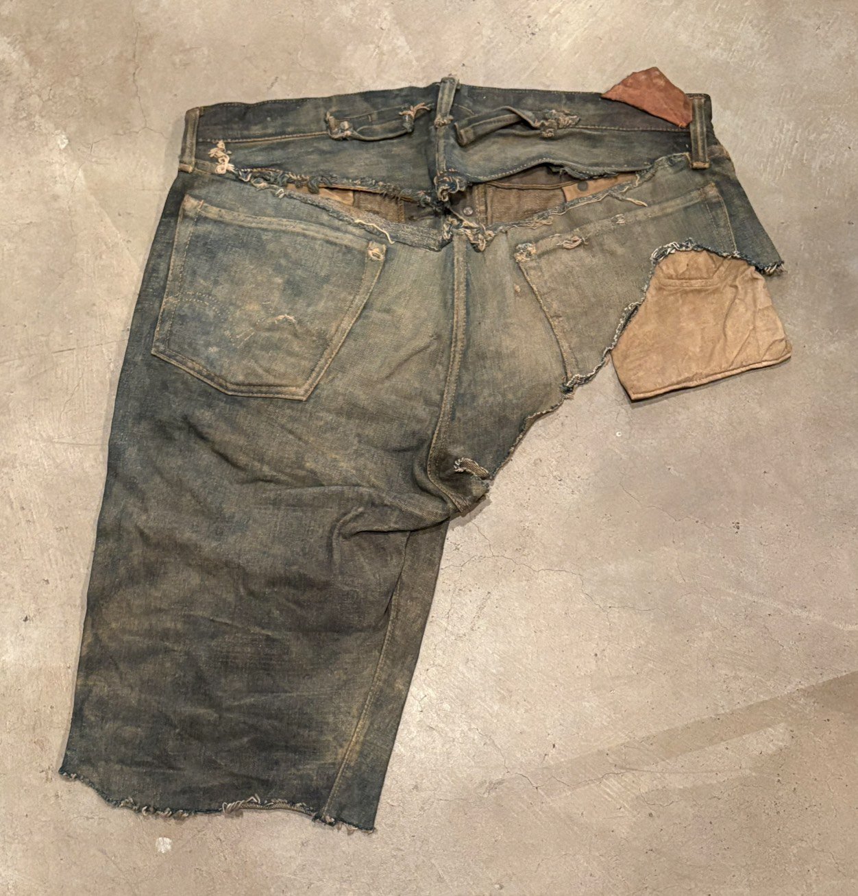 Vintage LEVI'S 501 37 model