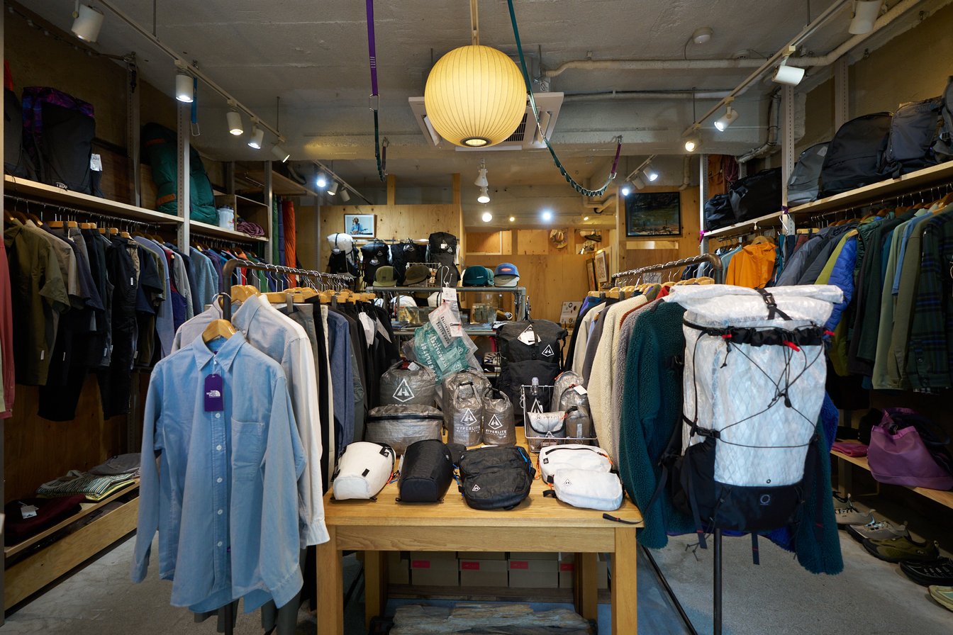 アウトドアショップの店内