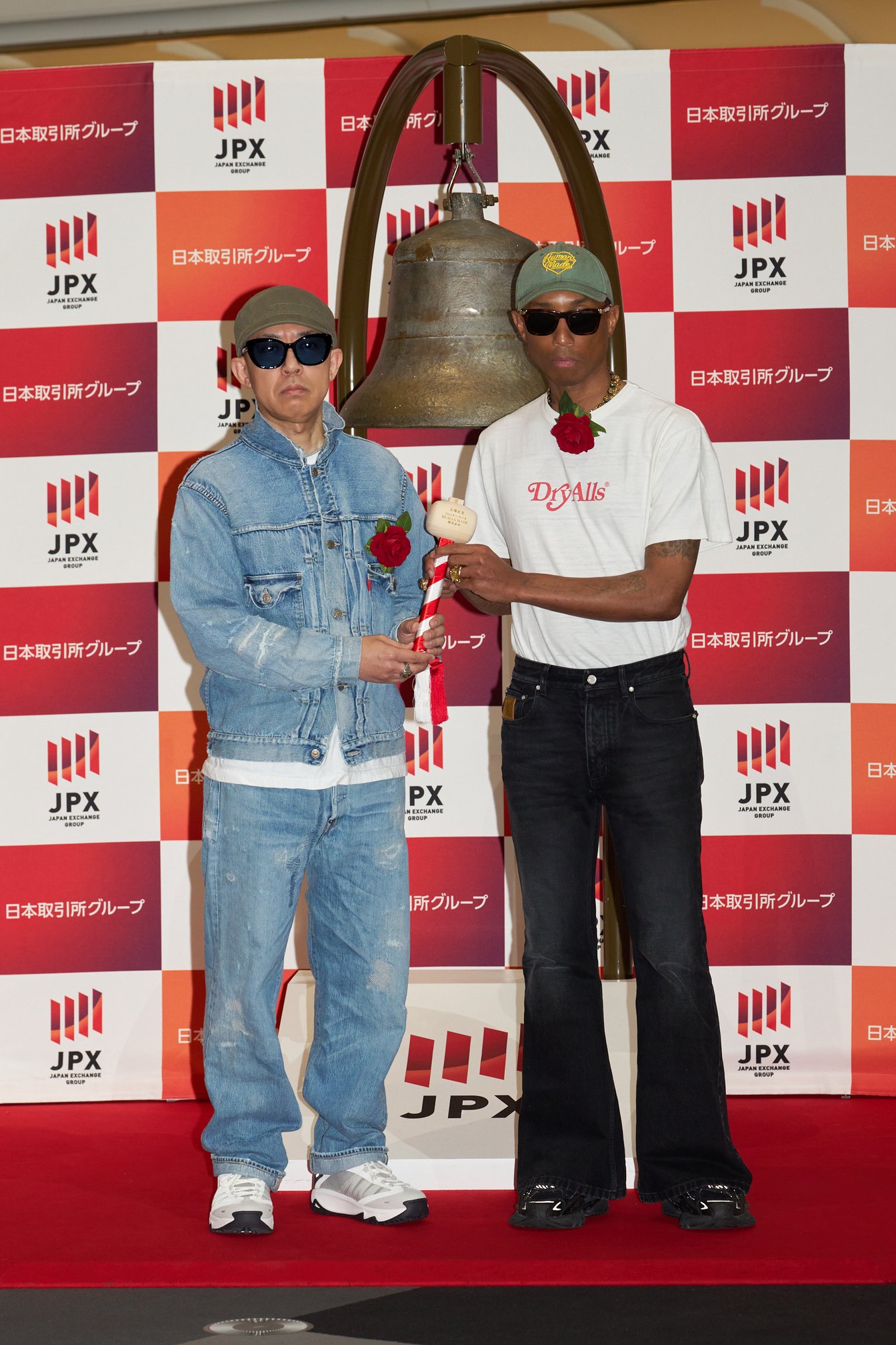 上場セレモニーの様子