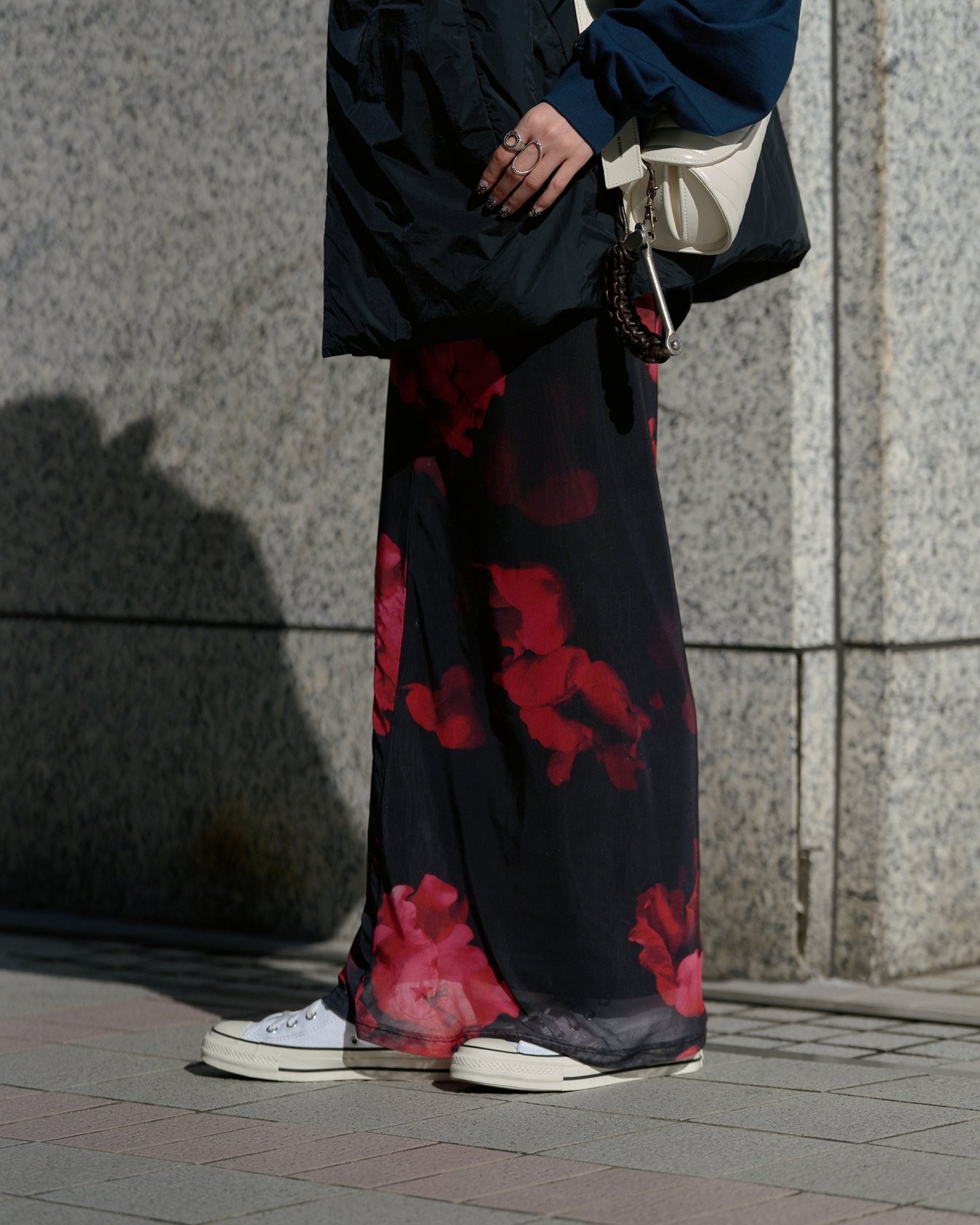 テアトラのベストを着たモデル