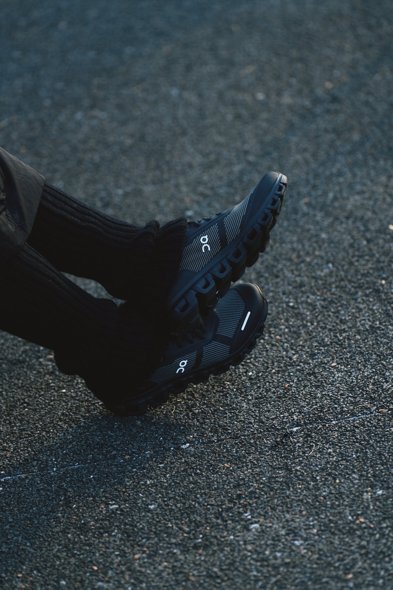 トン・ジャンの足元