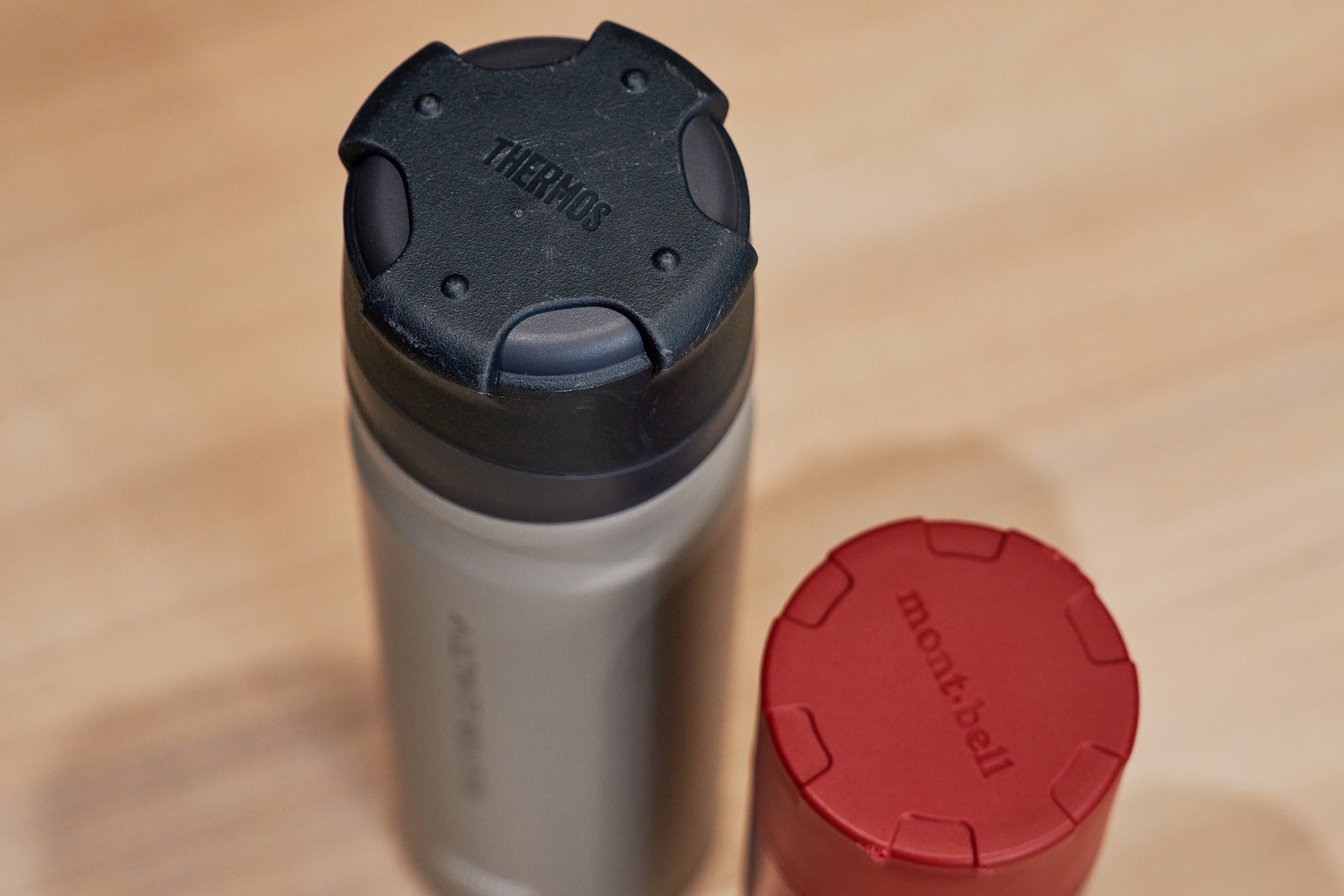 THERMOS 山専用ボトル 900ml、mont-bell アルパインサーモボトル500ml