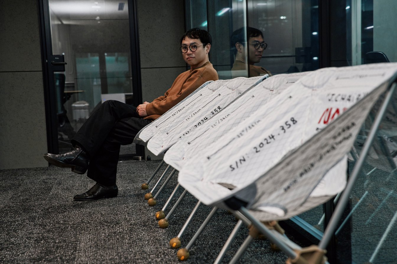 Helinox × Tom Sachs J.チェア