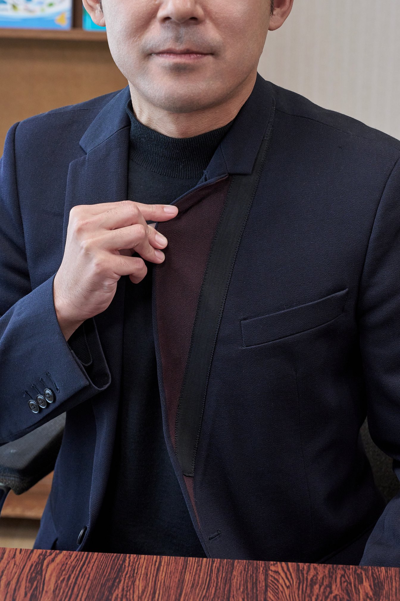 裏地を見せる北森