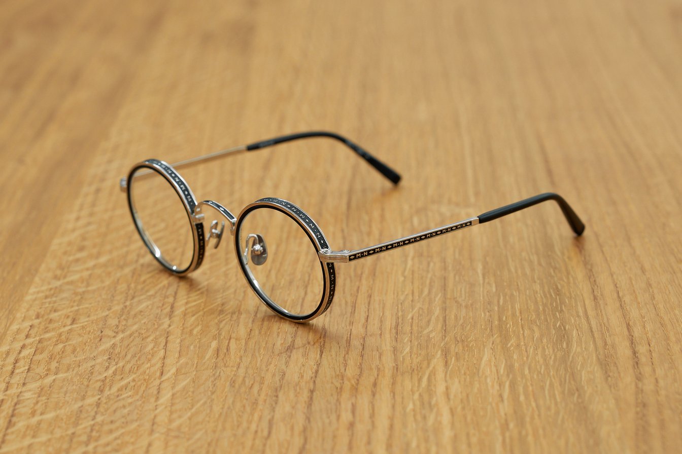 マツダの眼鏡画像